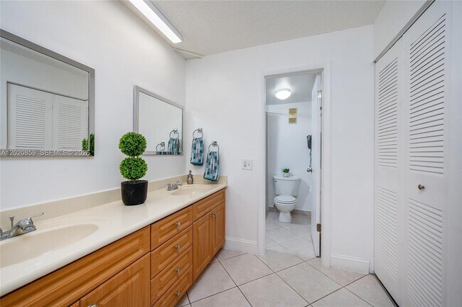 Building Photo - 14250 SW 62nd St