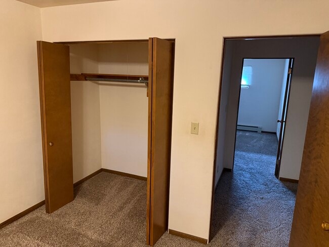 Building Photo - 302 S John St