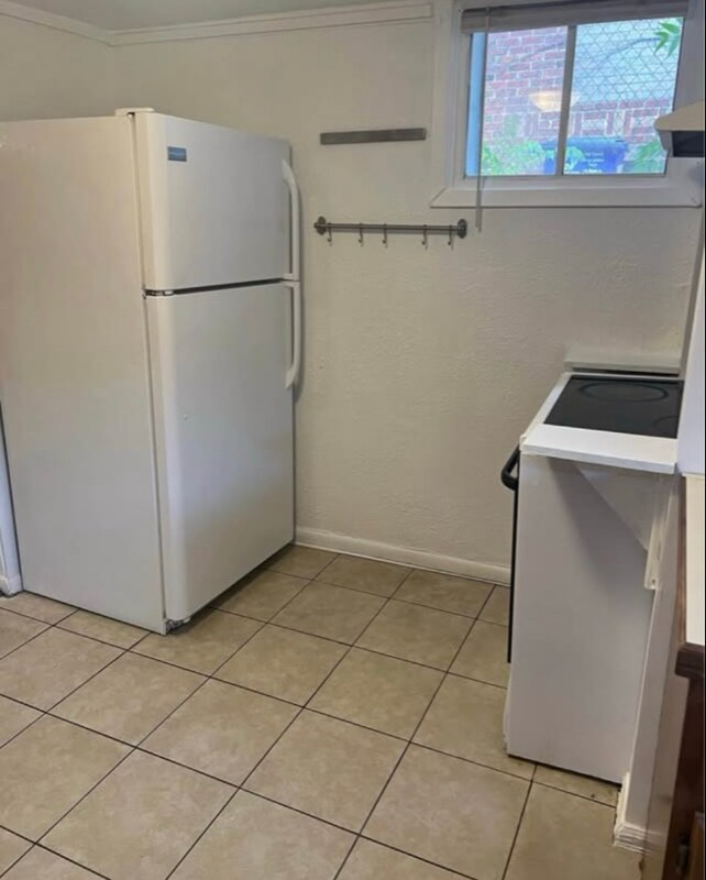 Building Photo - 1570 Newton St