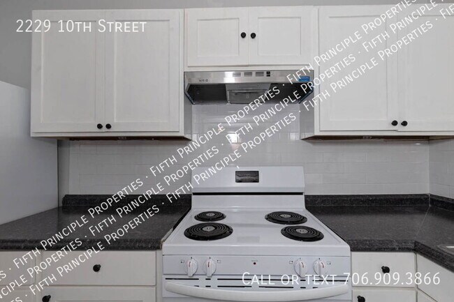 Building Photo - 2229 10th St