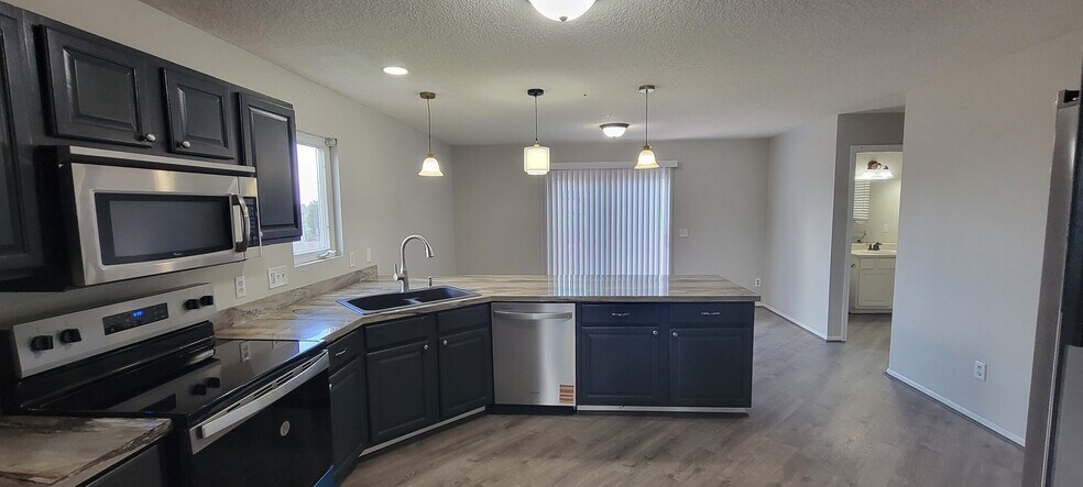 Building Photo - 2806 Fayrdale Dr