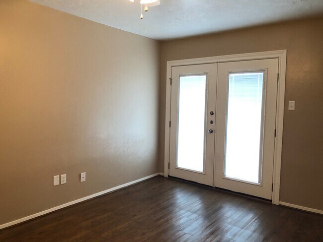 Building Photo - 3703CH