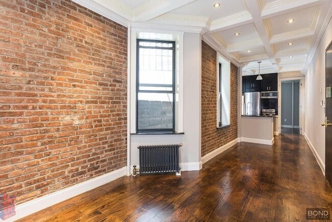 Building Photo - 72 W 108th St