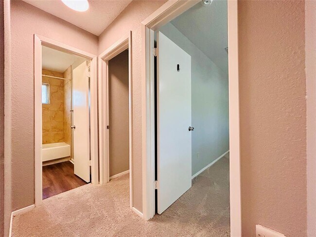 Building Photo - 7613 Navarro Pl
