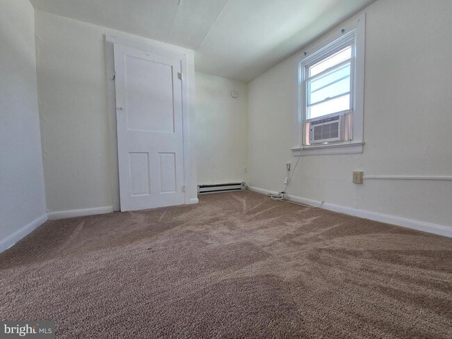 Building Photo - 76 Chestnut St