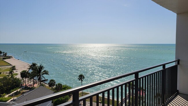 Building Photo - PENDING LEASE-Annual turnkey furnished  2/...