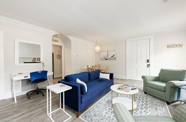 Building Photo - 208 Leftwich St