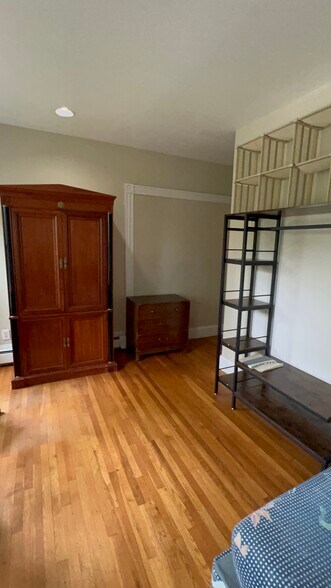 Building Photo - 1000 Memorial Dr