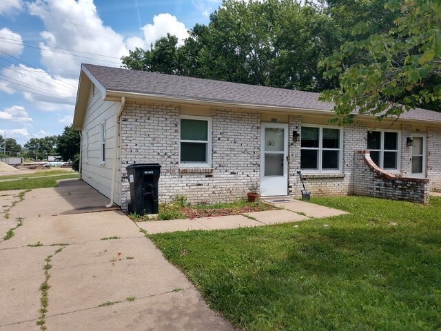 Primary Photo - 2 Bedroom Duplex located on East Side of MHK!