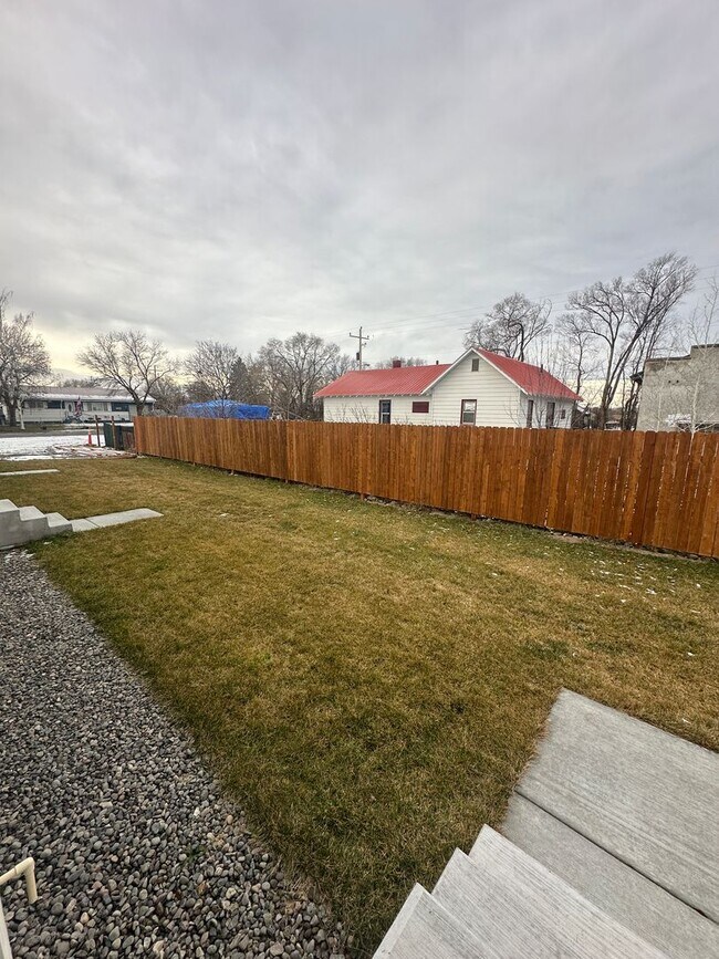 Building Photo - NEW LOWER PRICE~~~Brand New & Adorable 2 Bedroom, 2 Bathroom Unit in Saint Anthony!