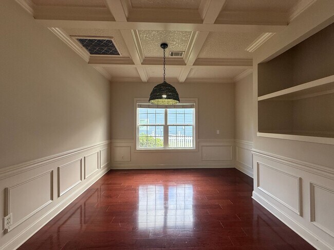 Building Photo - 131 Gallery Way