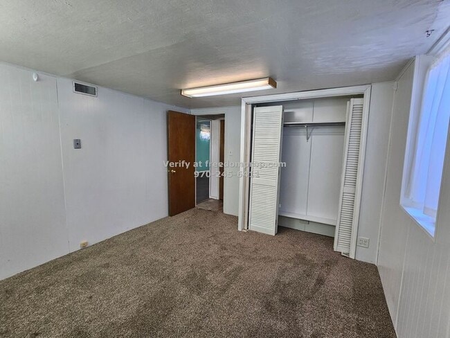 Building Photo - 2312 Mesa Ave