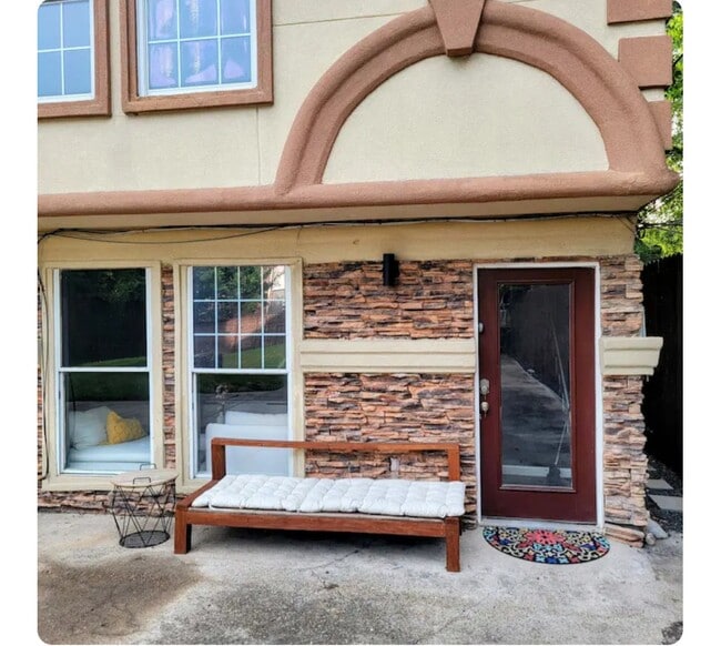 Building Photo - 6222 Foster St