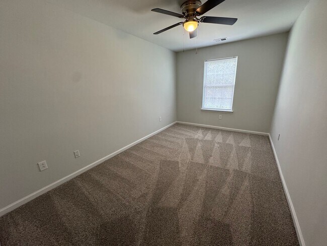 Building Photo - Longs - 4 Bedroom / 2.5 Bathroom Home