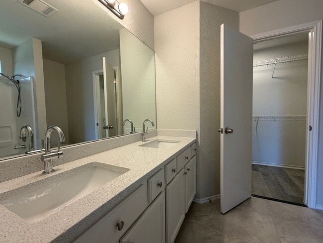 Building Photo - 3/2 in Del Valle