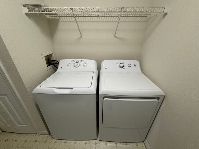 Building Photo - Cypress Fairways 1 Bedroom 1 Bath