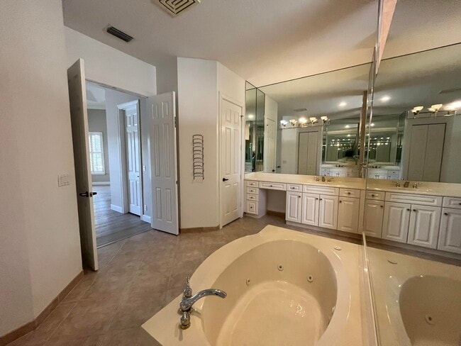 Building Photo - 7724 NW 47th Dr