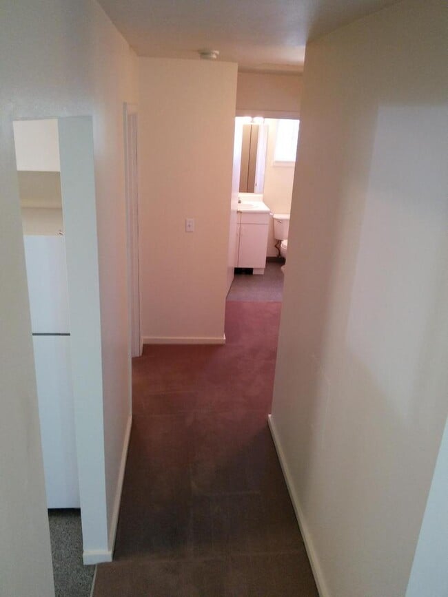Building Photo - (560) 21st Street Duplex - 2 Bedroom / 2 Bathroom