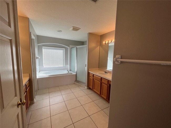 Building Photo - 17930 Cunningham Ct