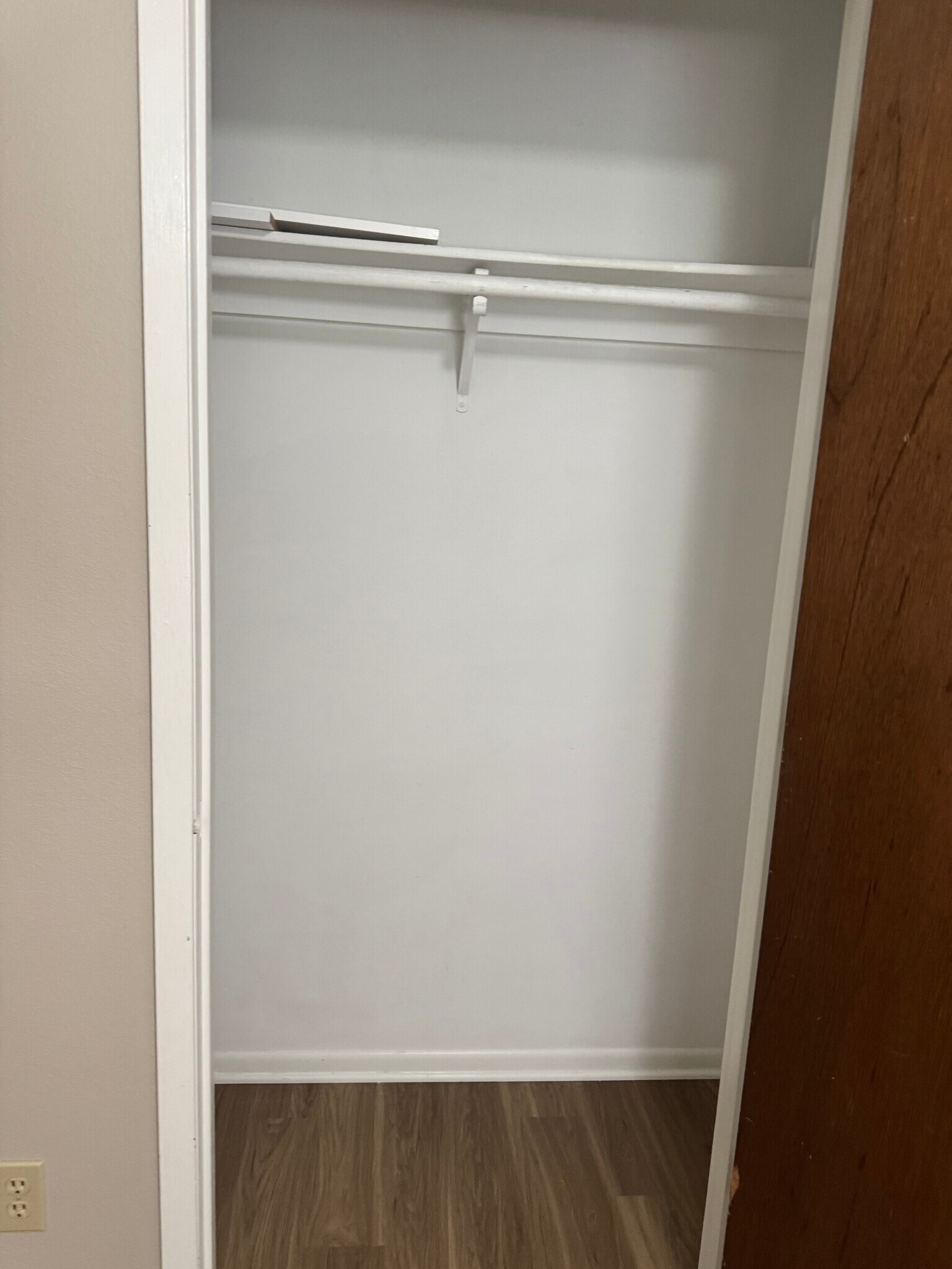 Closet 1 - 4202 Enden Ln