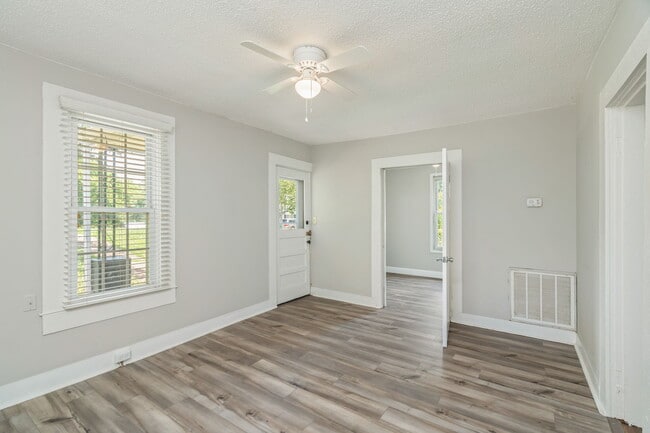Building Photo - 4100 Garnet Dr