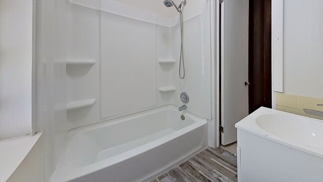 Building Photo - 1824 Hendricks Ave