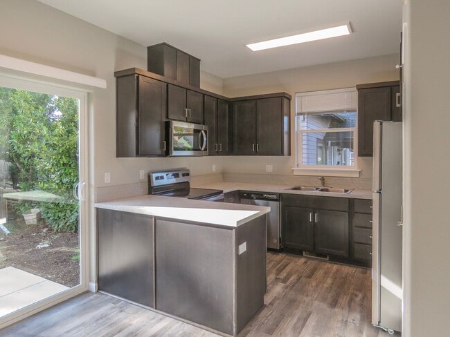 Building Photo - Market St Duplex