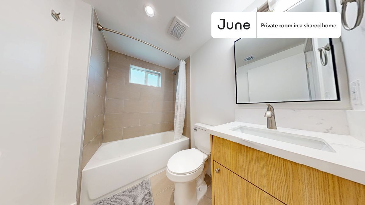 Building Photo - Room in Shared 5 bed/4 bath home