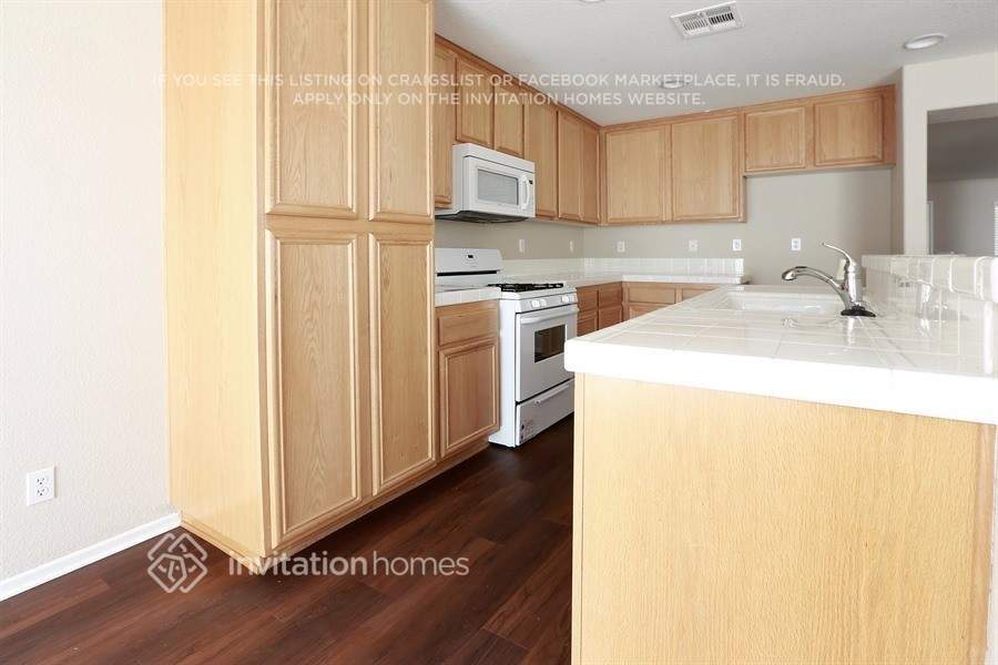 Building Photo - 45315 Stadium Ln