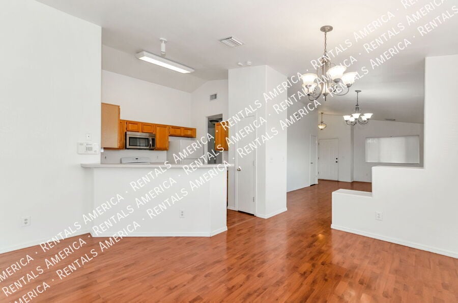 Building Photo - 1202 N Thunder Ridge Dr