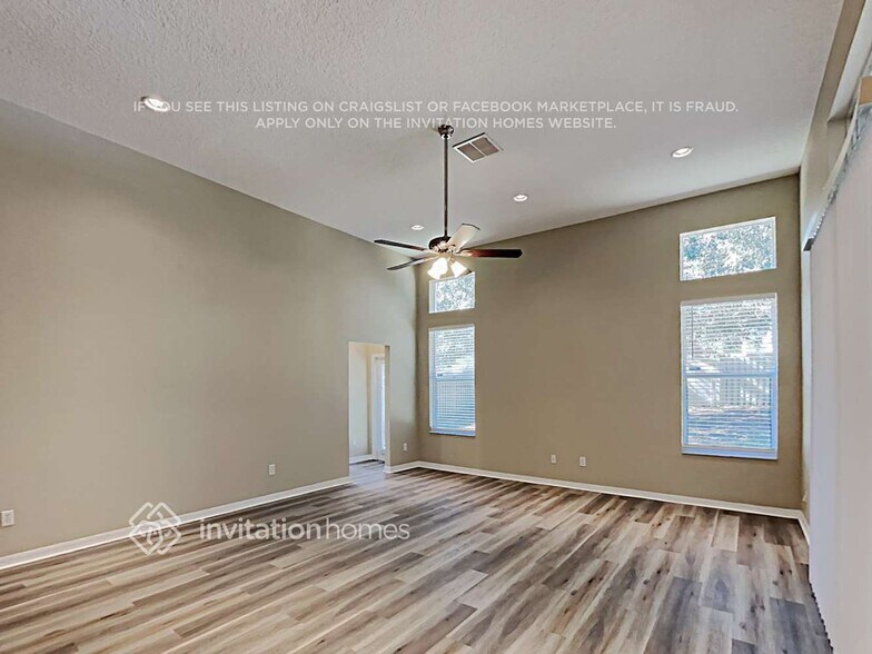 Building Photo - 13407 Paloma Dr