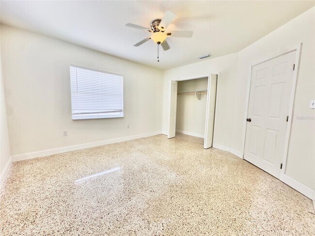 Building Photo - 10237 Tarpon Dr