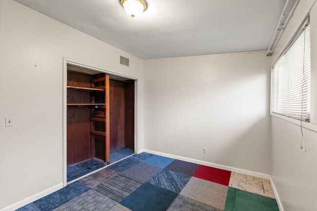 Building Photo - 6452 Evergreen Blvd