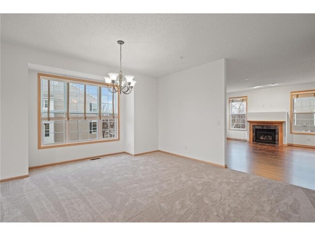 Building Photo - 9995 Wildflower Dr