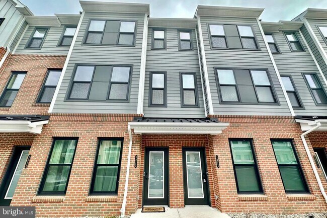 Building Photo - 1212 Parker Blvd