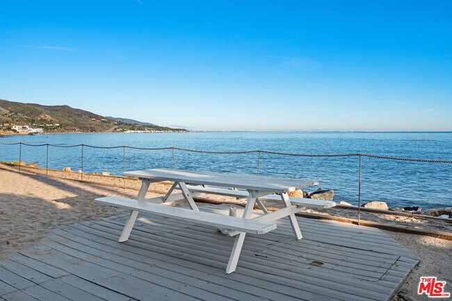 Building Photo - 26664 Seagull Way