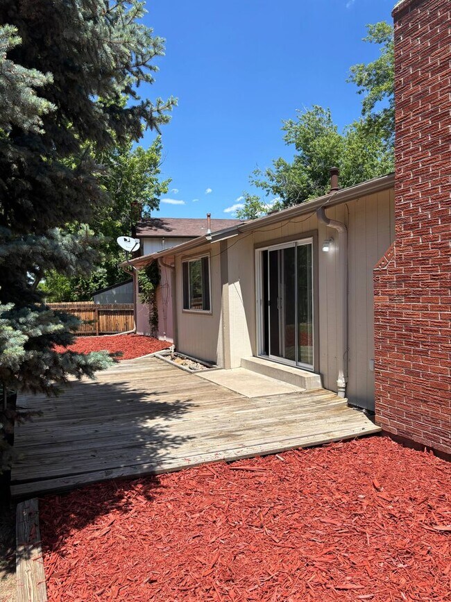 Building Photo - Beautiful ranch style home for rent Aurora...