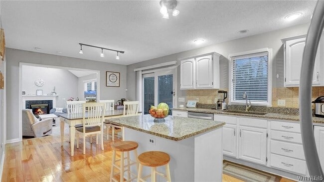 Building Photo - 83 Huntingwood Dr