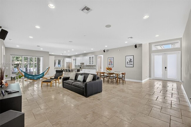 Building Photo - 18369 Mellen Ln