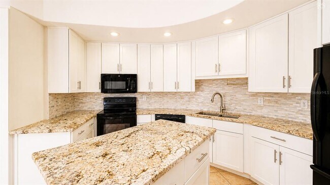 Building Photo - 357 Fairway Pointe Cir
