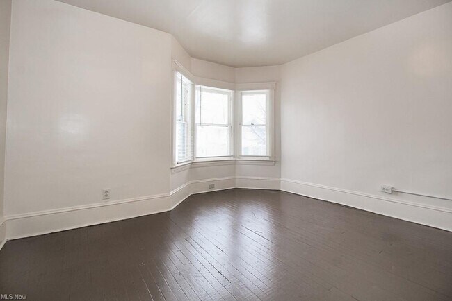 Building Photo - 1312 W 91st St