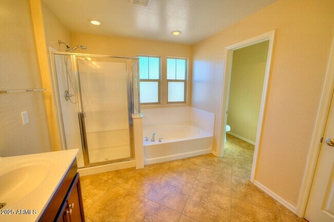 Building Photo - 3941 E Palo Verde St