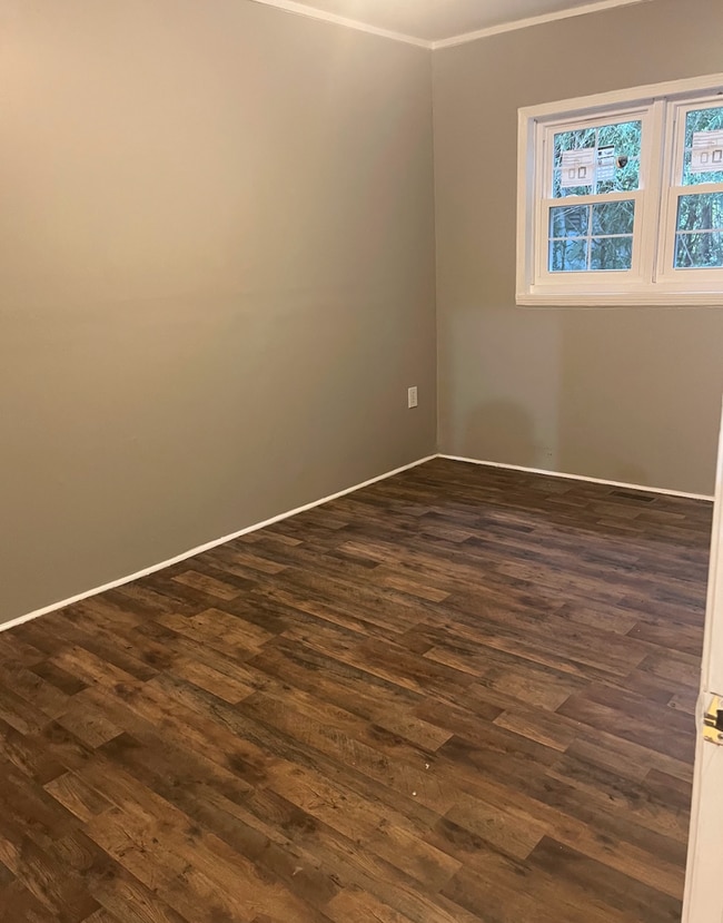 Building Photo - 339 B Hughes