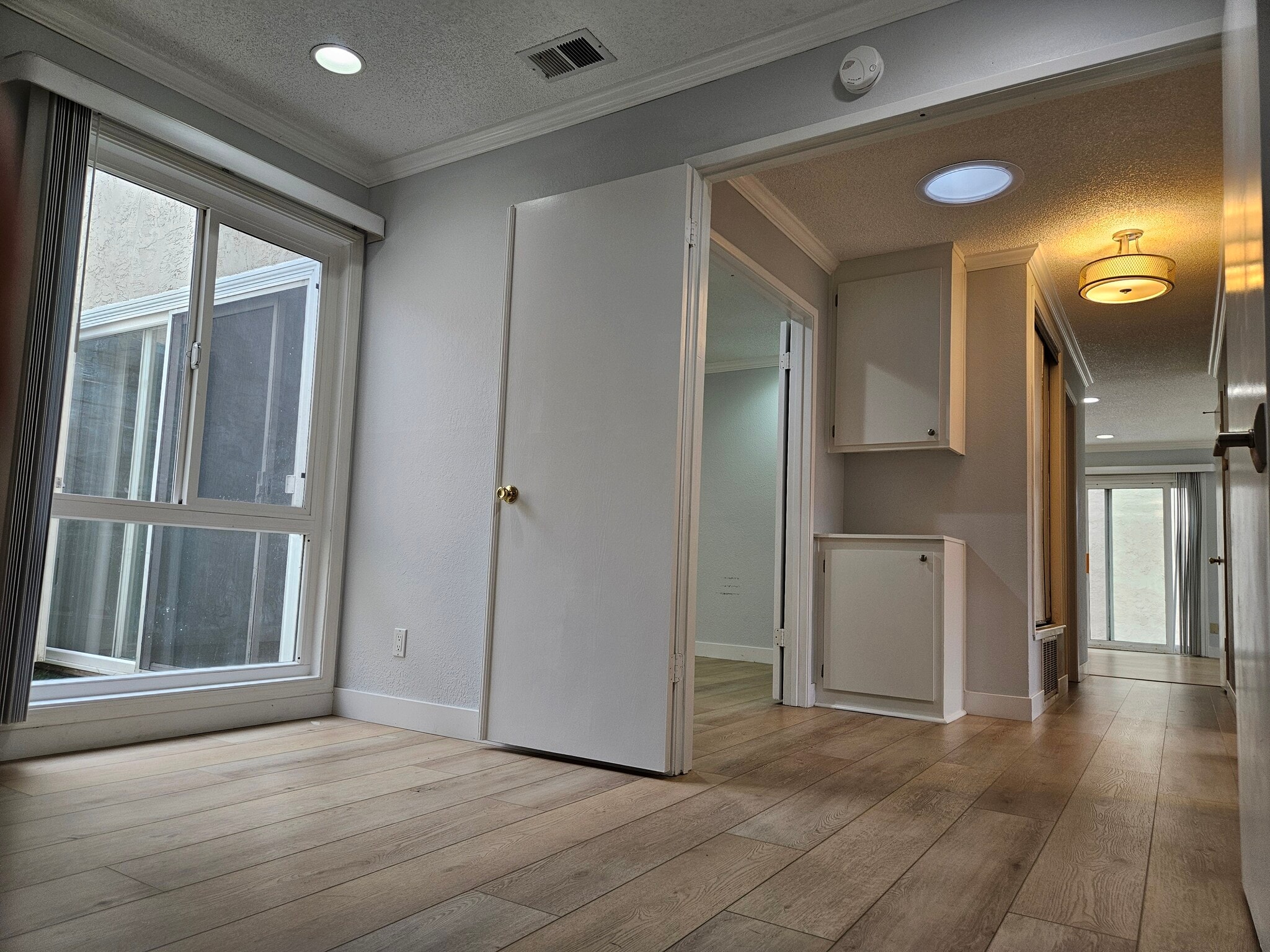 Building Photo - 6303 Rubicon Ave