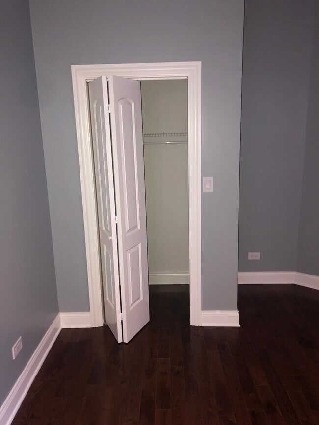 Building Photo - 3852 W Monroe St