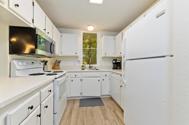 Building Photo - 78-7030 Alii Dr 405 - Keauhou Akahi 405