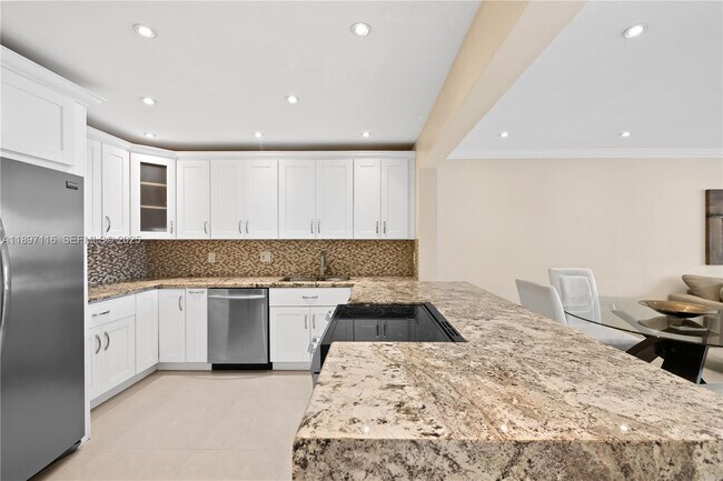 Building Photo - 329 SE 3rd St