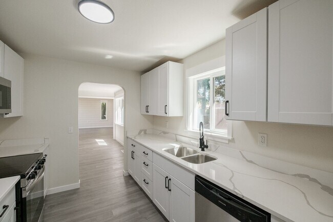 Building Photo - 1247 Clark Mill Rd