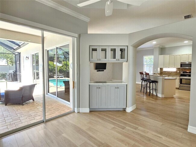 Building Photo - 330 Rio Terra