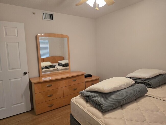 Building Photo - 12547 Imperial Isle Dr